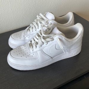 White Nike air forces. 6/10